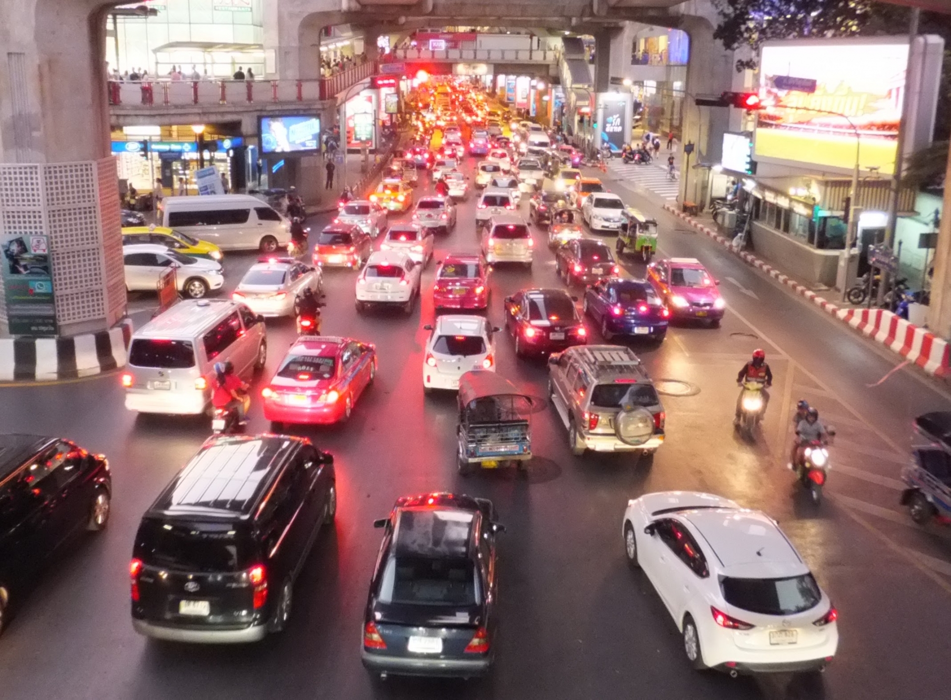 タイ・バンコクの交通課題と物流の今